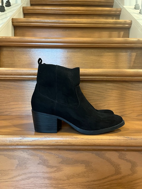 Old Navy Shoes - Old Navy Black Faux Suede Western Ankle Boots Women's Classic Block Heel